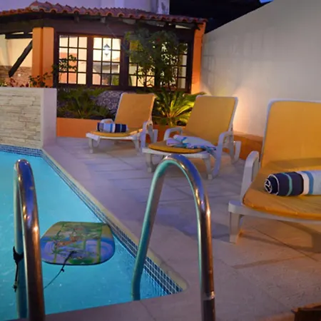 Sleeps22-garden-hottub-pool-barbecue-jacuzzi 빌라