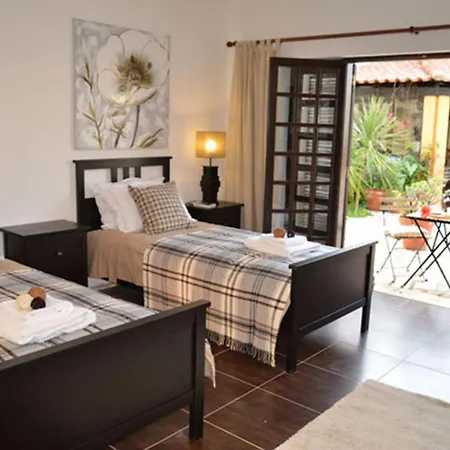 Sleeps22-garden-hottub-pool-barbecue-jacuzzi 빌라 *